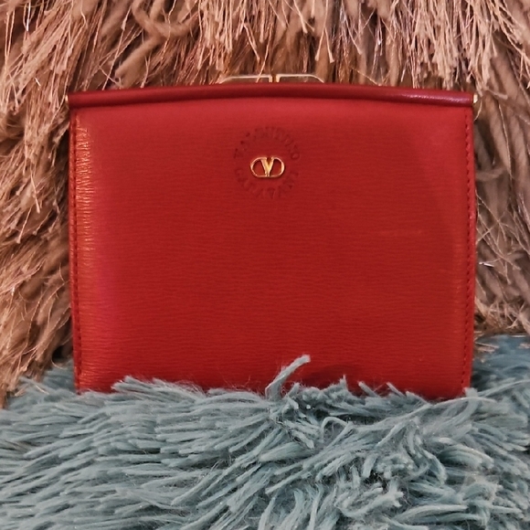 Valentino Rich Red Leather Wallet - Picture 1 of 9